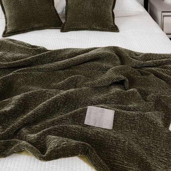 Skin-friendly Blanket Amanda Chenille Jacquard Blanket