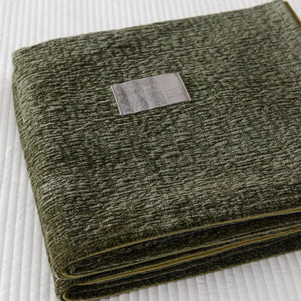 Skin-friendly Blanket Amanda Chenille Jacquard Blanket