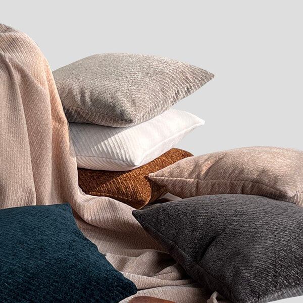 Baby-Soft Throw Pillow Comfort Marvis Velvet Throw Pillow