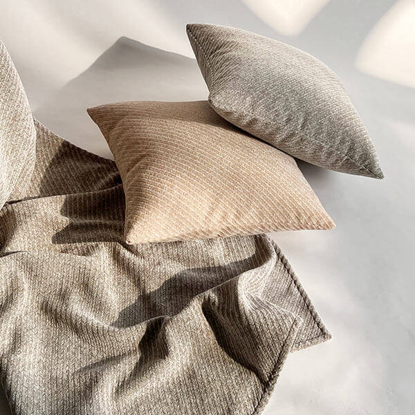 Baby-Soft Throw Pillow Comfort Marvis Velvet Throw Pillow