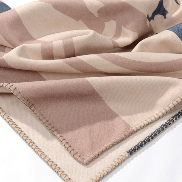 luxurious Blankets Comfort Woolen Fabric Blanket